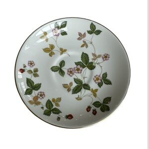 Wedgwood Bone China Wild Strawberry Floral Bread Butter Plate 6"